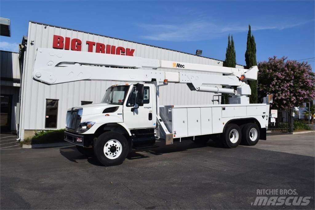 Altec A77T Platforme aeriene montate pe camion