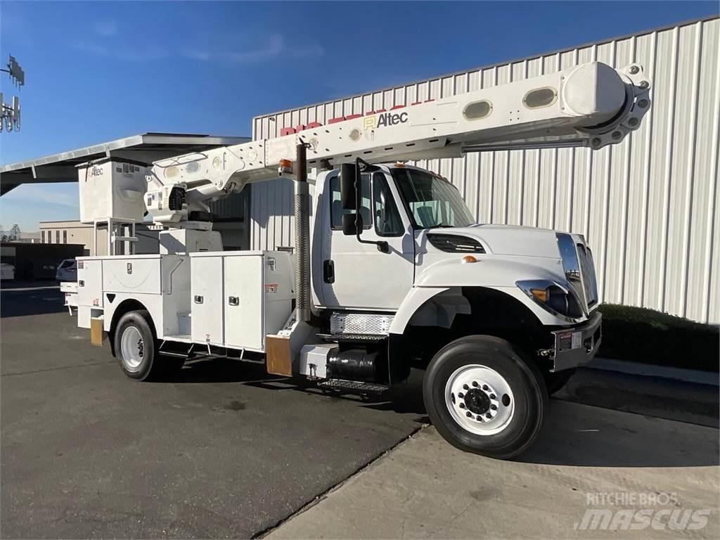 Altec AM55 Platforme aeriene montate pe camion