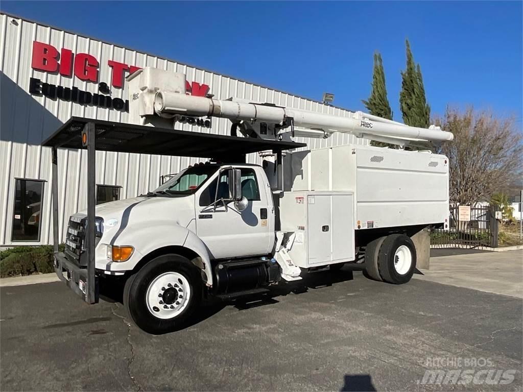 Altec LR756 FM Platforme aeriene montate pe camion