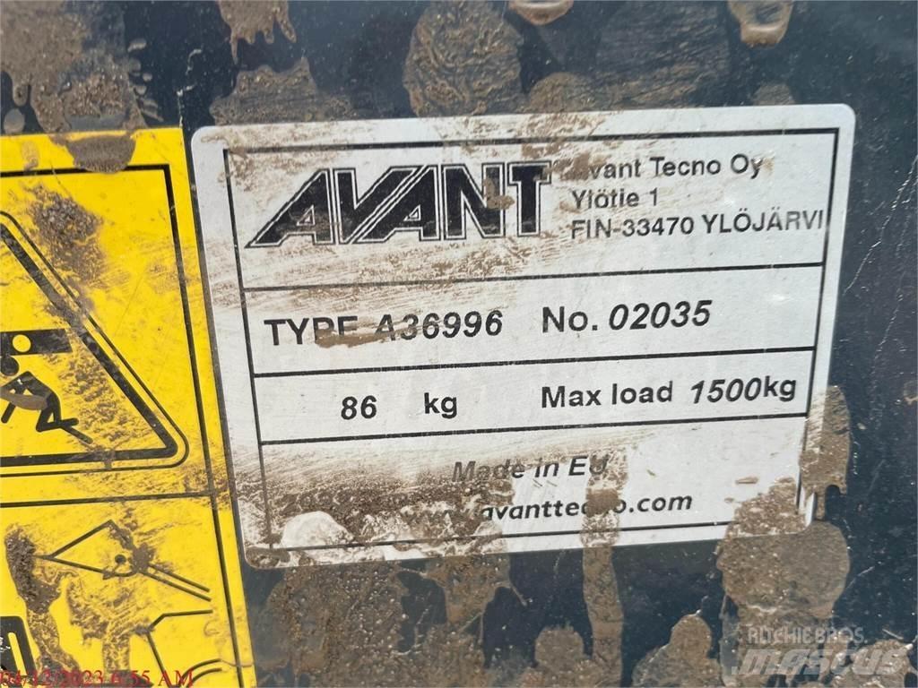 Avant 423 Incarcator pe pneuri