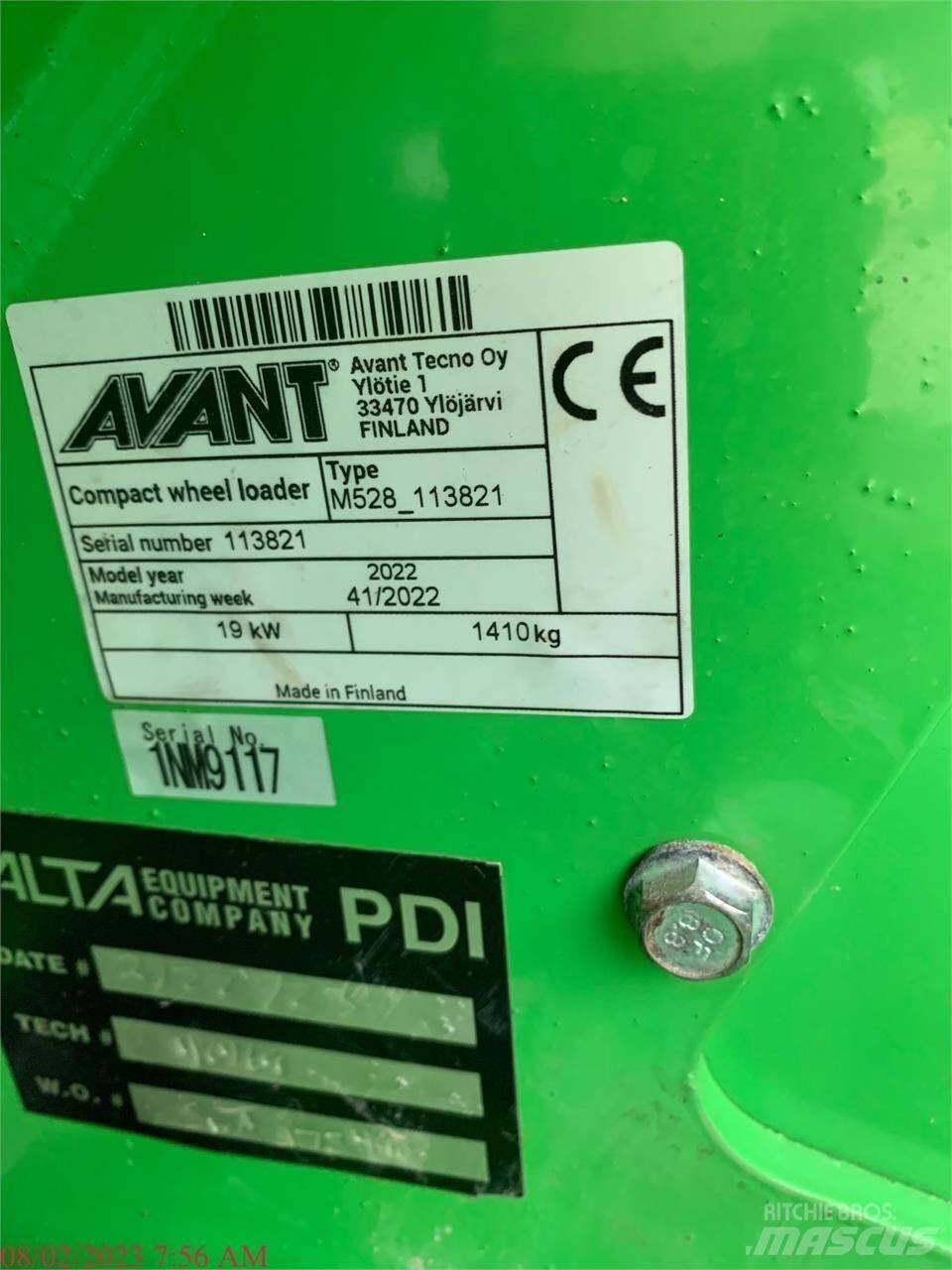 Avant 528 Incarcator pe pneuri
