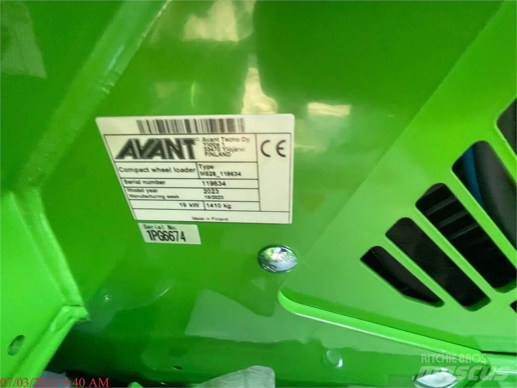 Avant 755I Incarcator pe pneuri