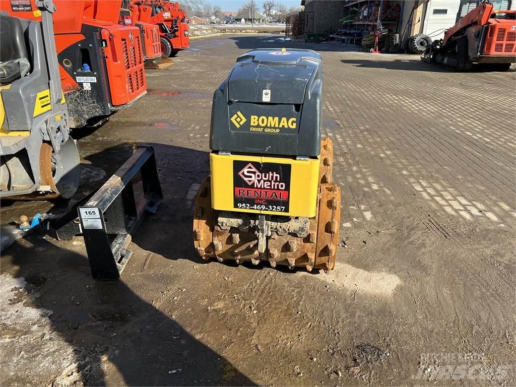 Bomag BMP8500 Cilindri compactori tractabili cu vibratii