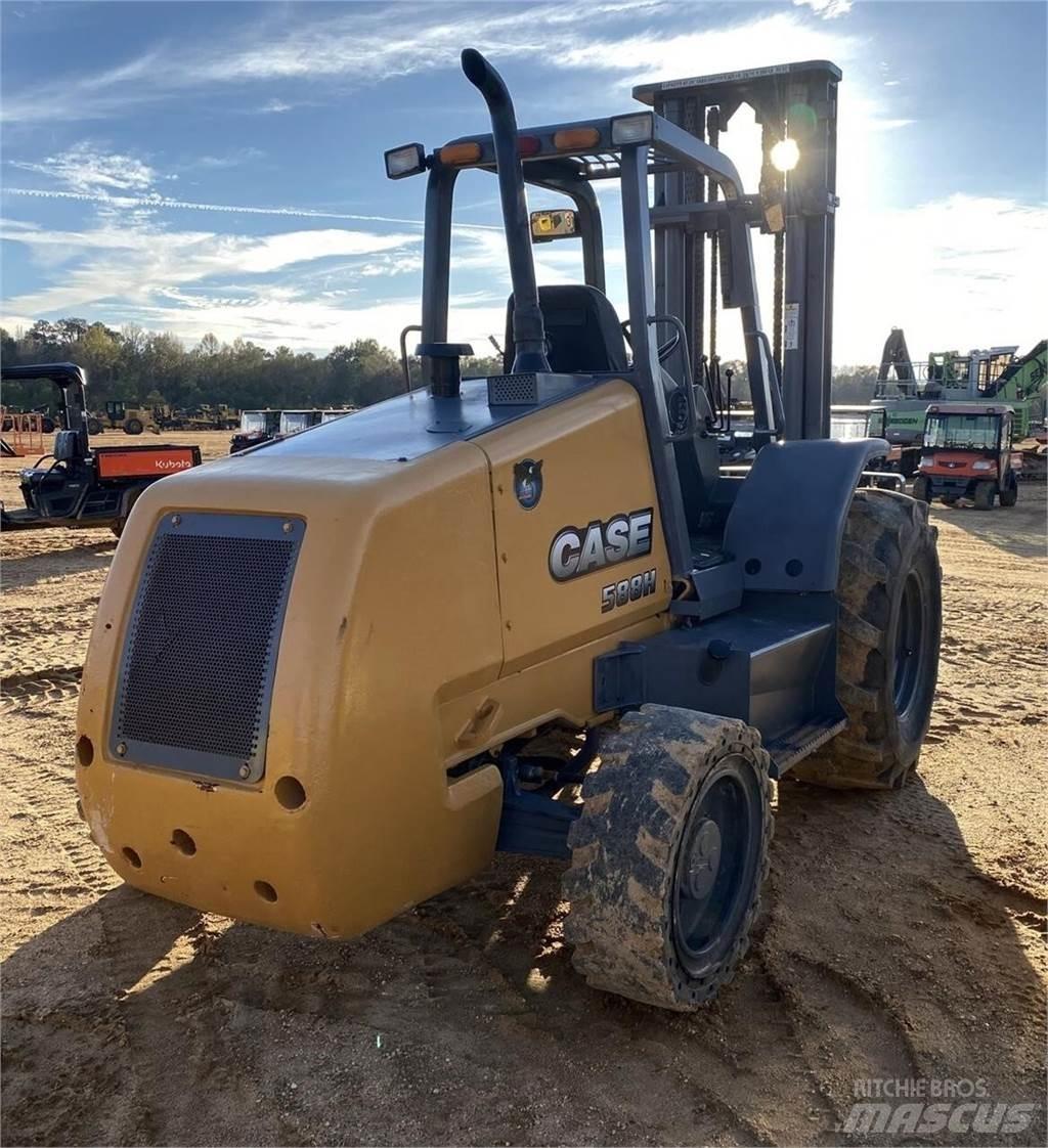CASE 588H Masini de teren dificil