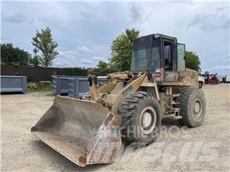 CASE 621B Incarcator pe pneuri
