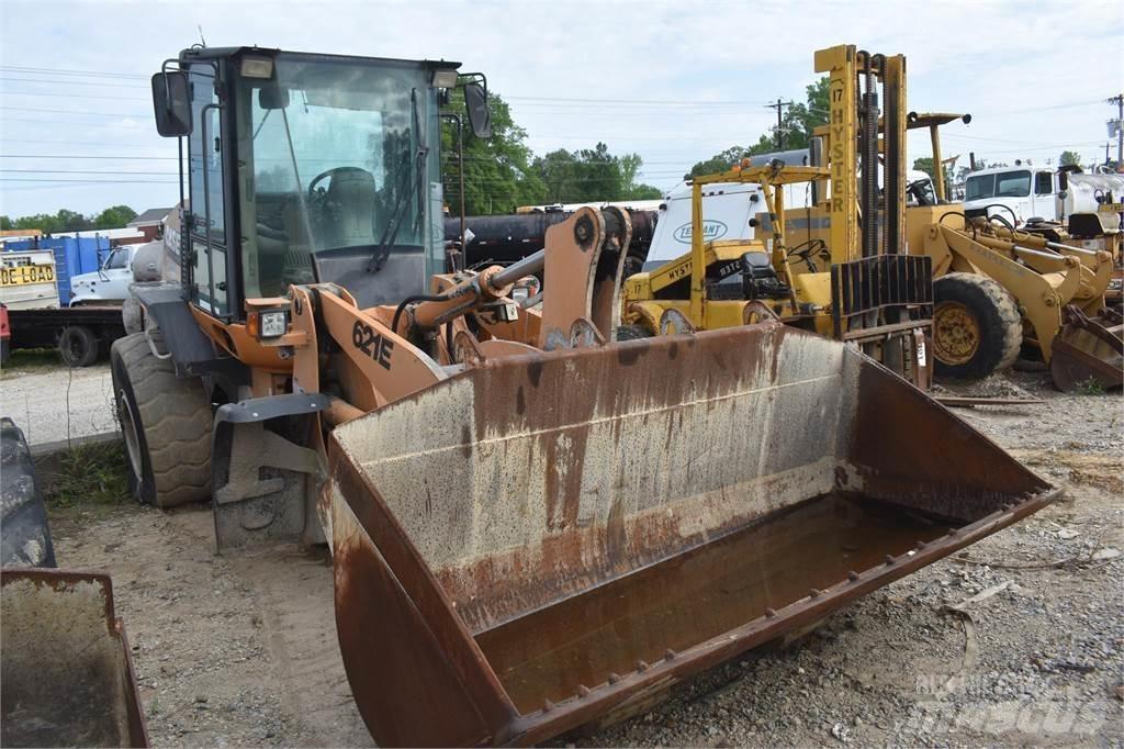 CASE 621E Incarcator pe pneuri