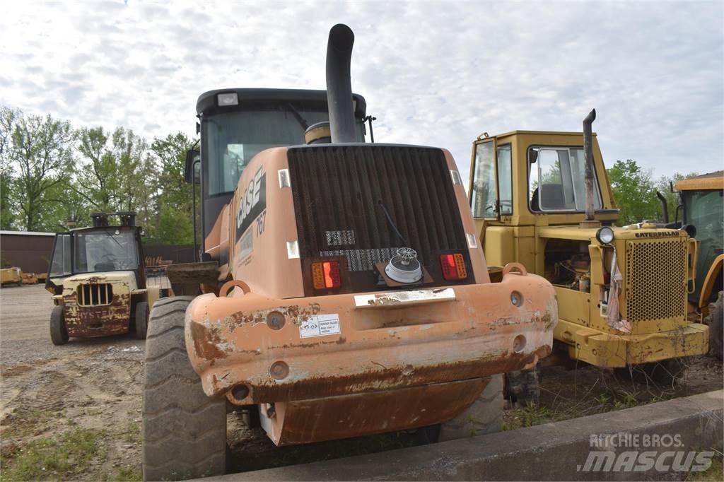 CASE 621E Incarcator pe pneuri