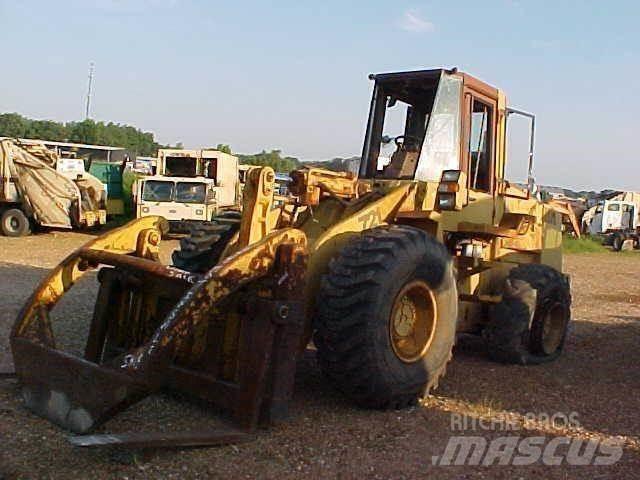 CASE 721 Incarcator pe pneuri