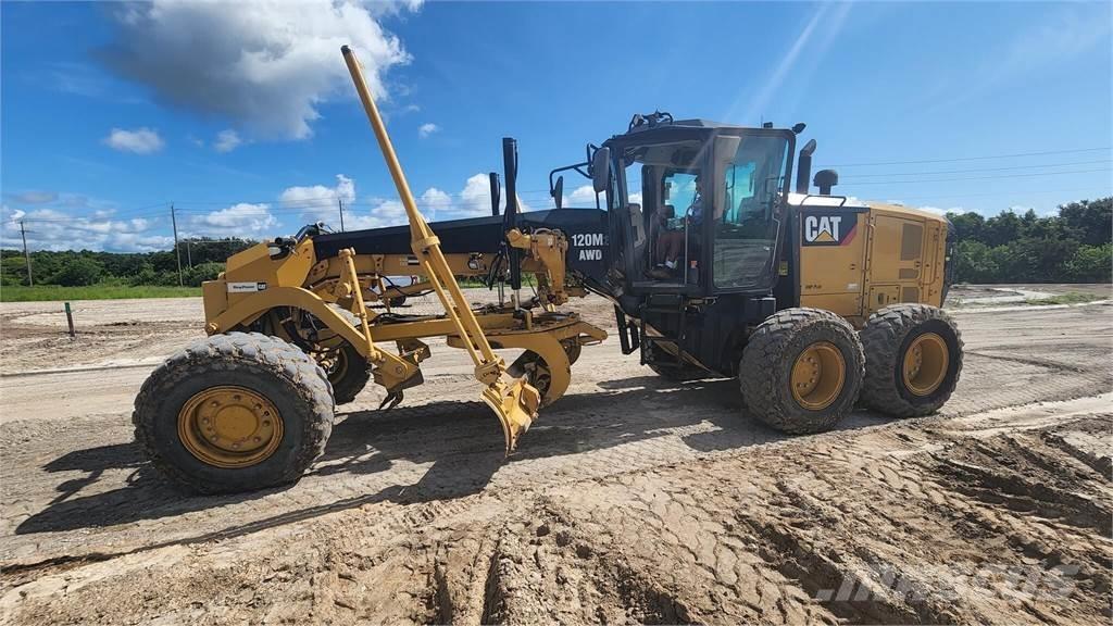 CAT 120M2 AWD Gredere