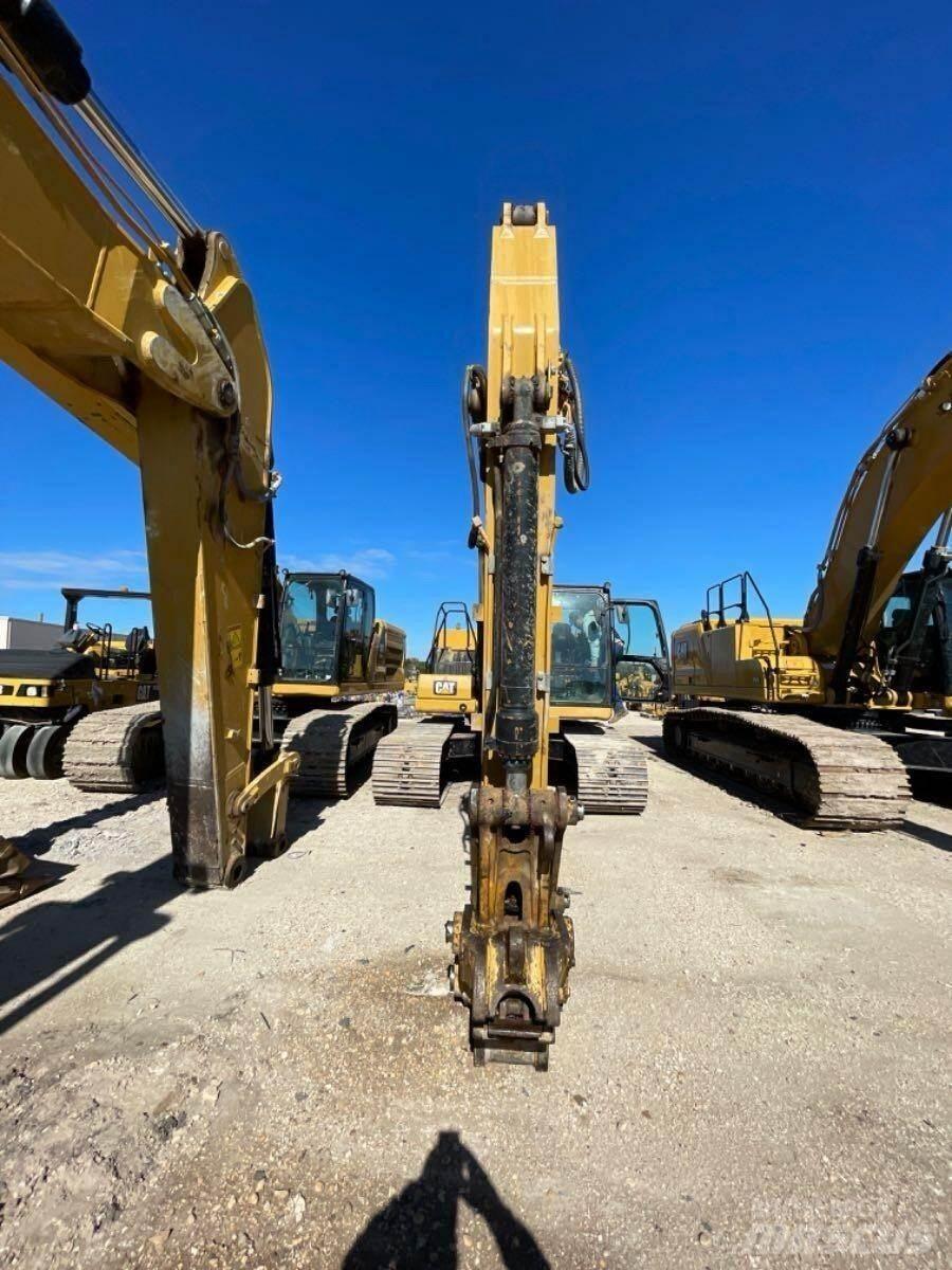 CAT 320 Excavatoare pe șenile
