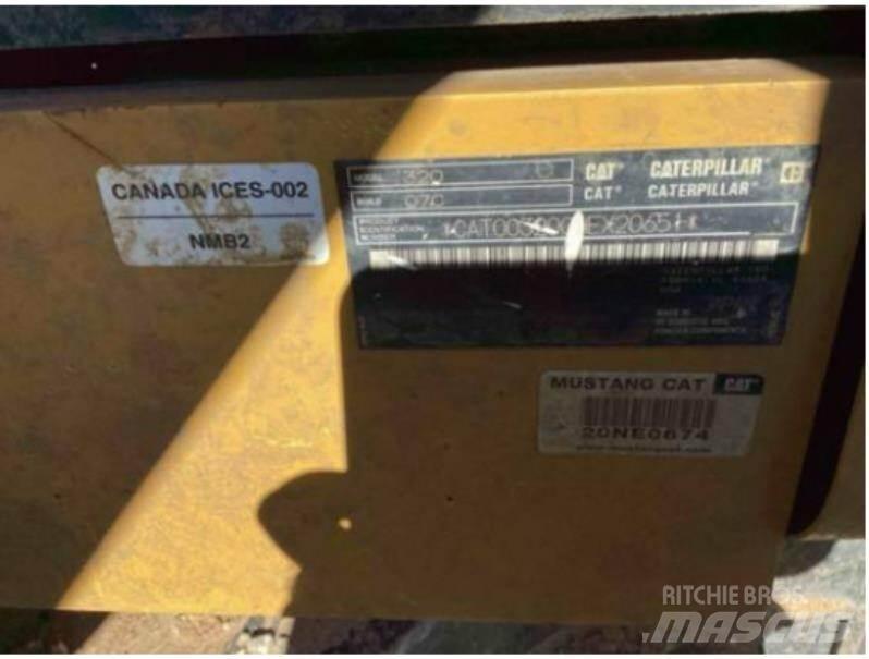 CAT 320 Excavatoare pe șenile
