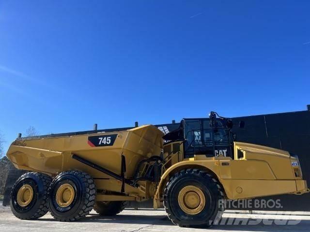 CAT 745 Transportoare articulate