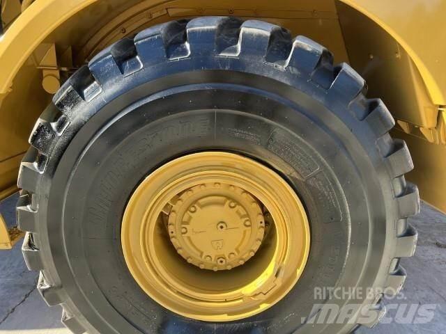 CAT 745 Transportoare articulate