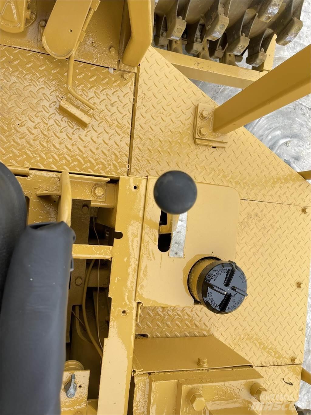 CAT 815 Compactoare deseuri