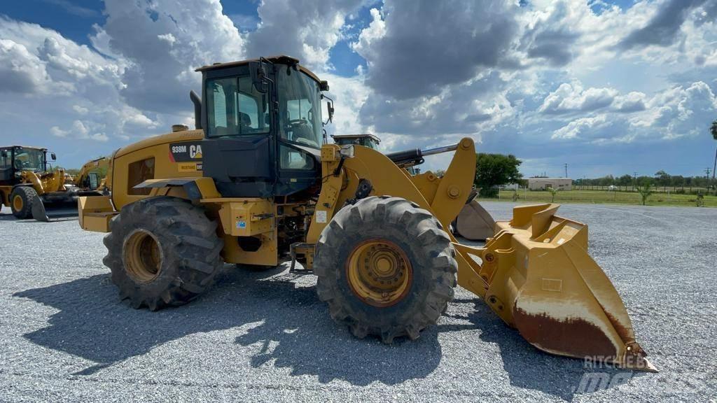 CAT 938M Incarcator pe pneuri