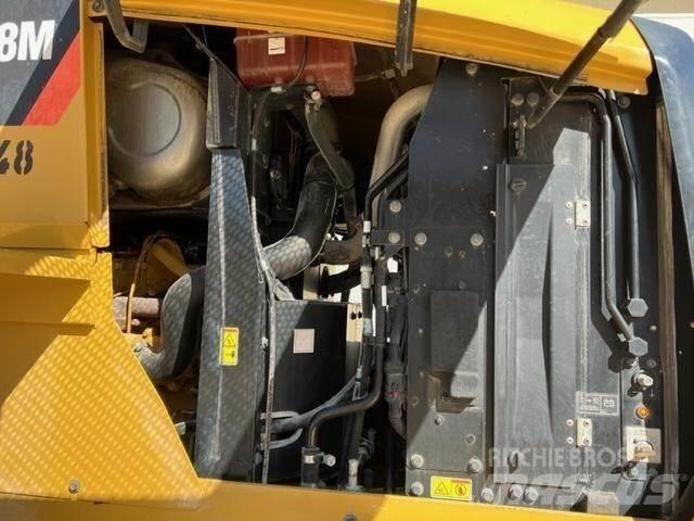 CAT 938M Incarcator pe pneuri