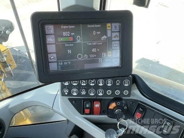 CAT 938M Incarcator pe pneuri