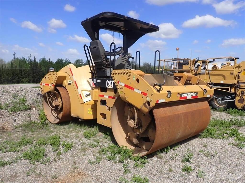 CAT CB64 Cilindri compactori dubli