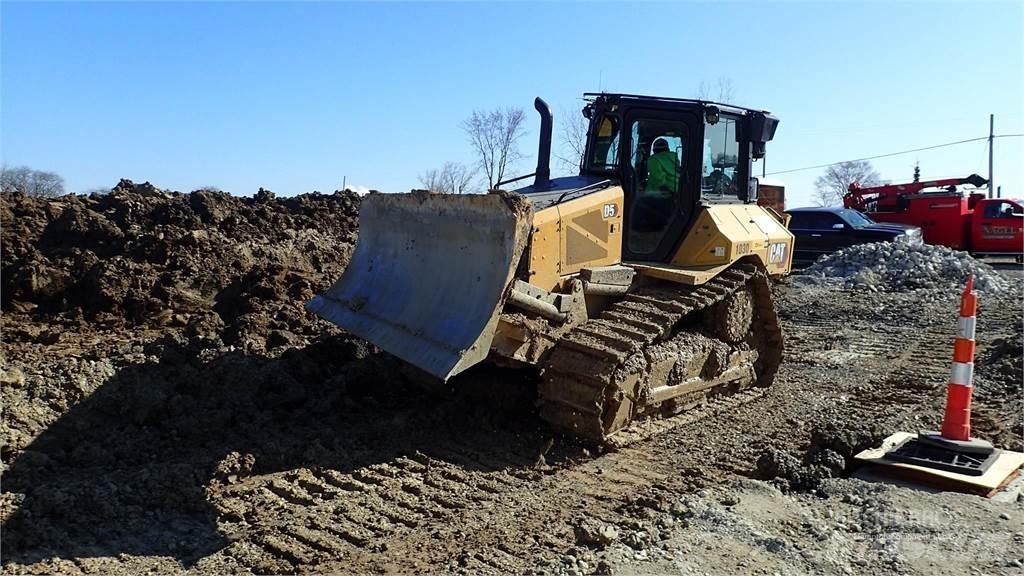 CAT D5 Buldozere pe senile