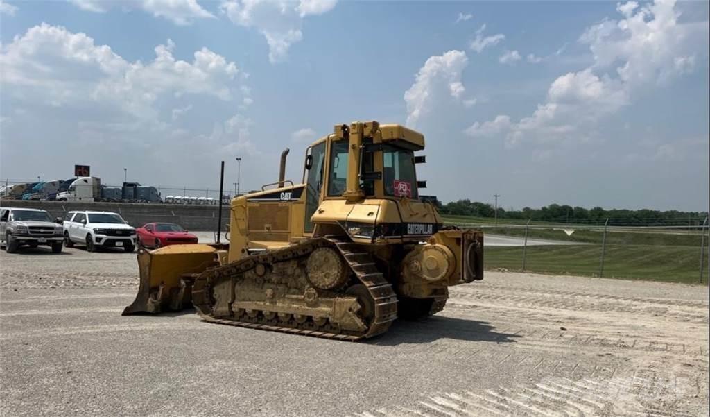 CAT D6N XL Buldozere pe senile