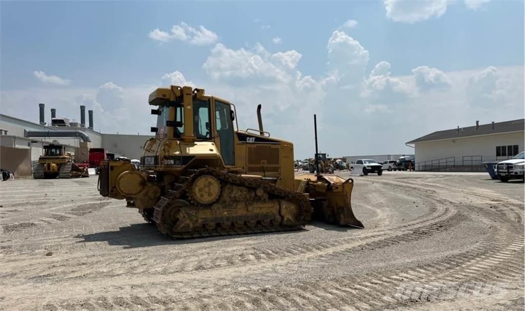 CAT D6N XL Buldozere pe senile