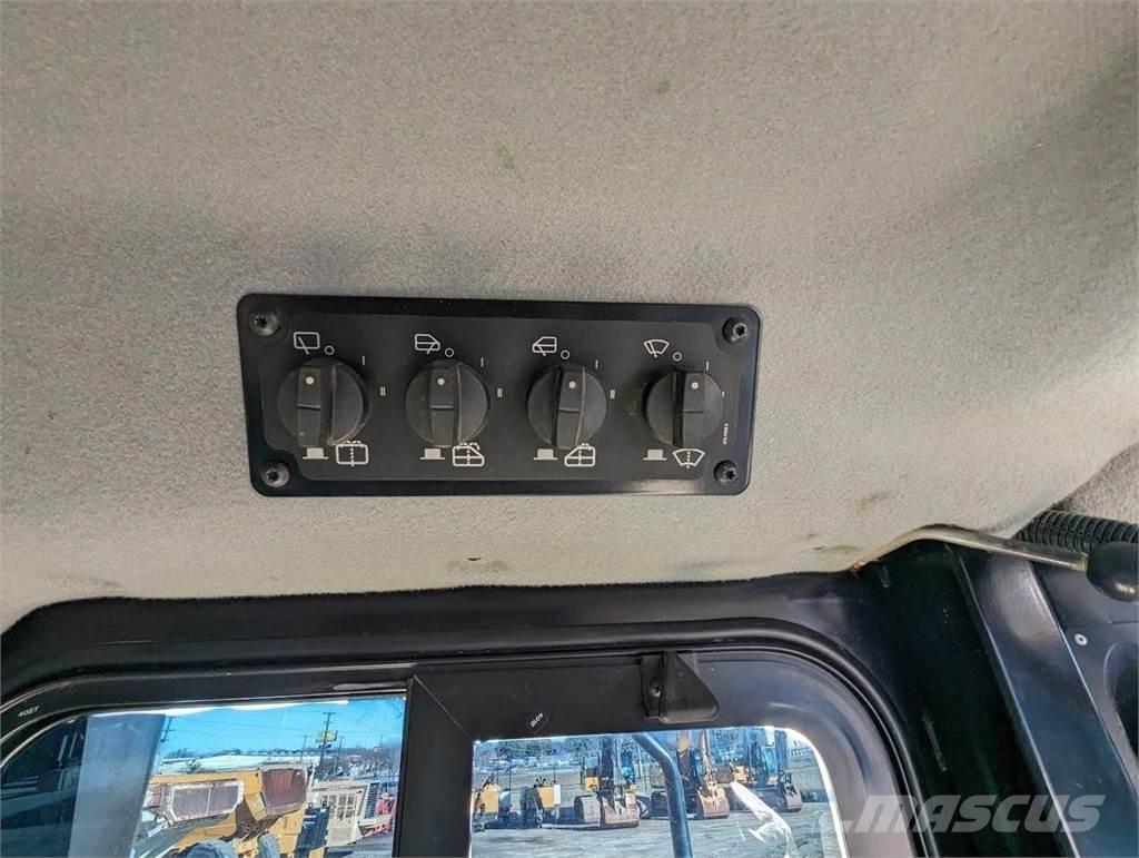 CAT D6T XL Buldozere pe senile