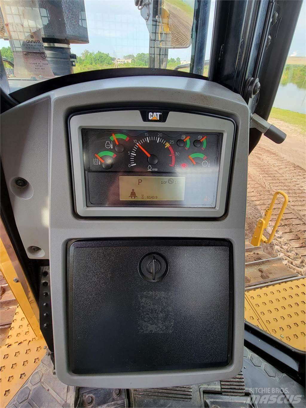 CAT D8T Buldozere pe senile