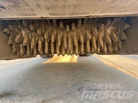 CAT RM-300 Reciclatori asfalt