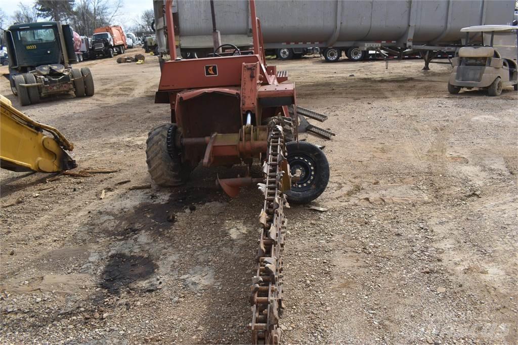 Ditch Witch 6510DD Excavatoare de santuri
