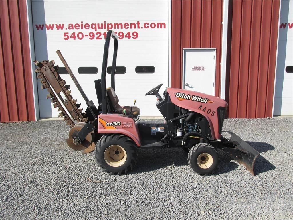 Ditch Witch RT30 Excavatoare de santuri