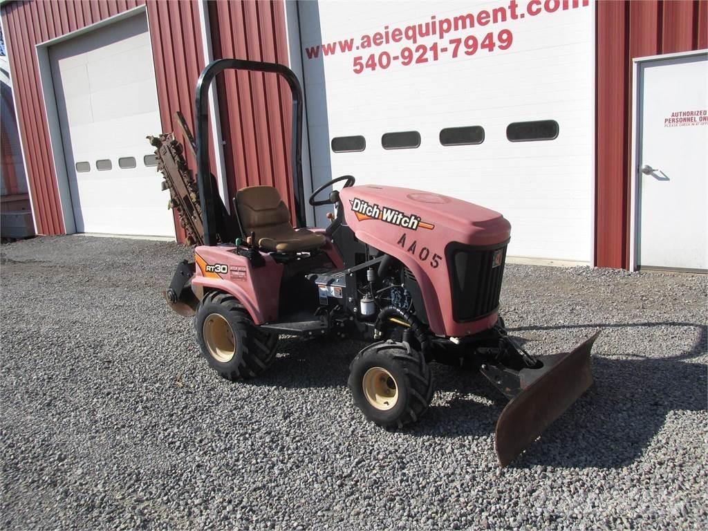 Ditch Witch RT30 Excavatoare de santuri