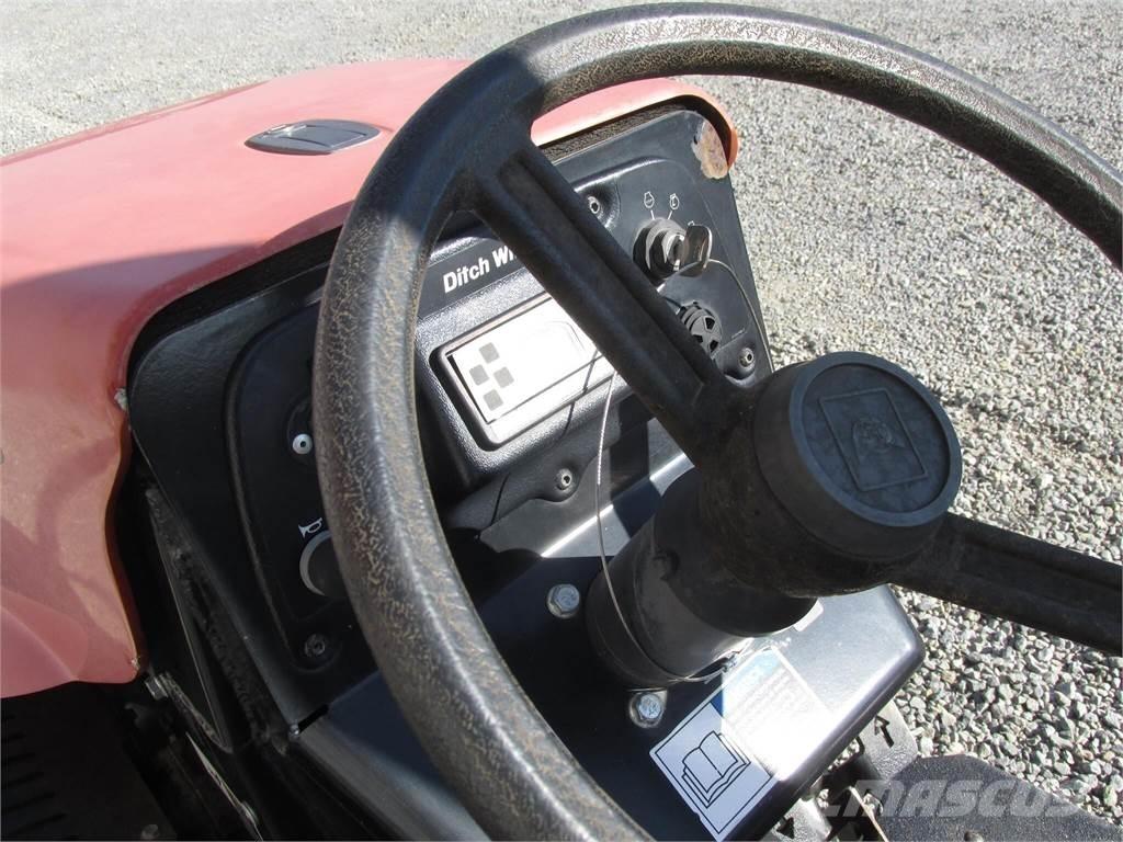 Ditch Witch RT30 Excavatoare de santuri