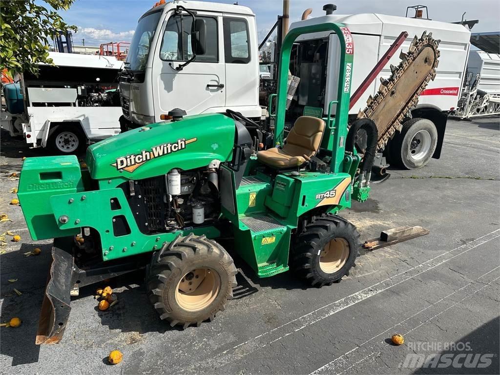 Ditch Witch RT45 Excavatoare de santuri