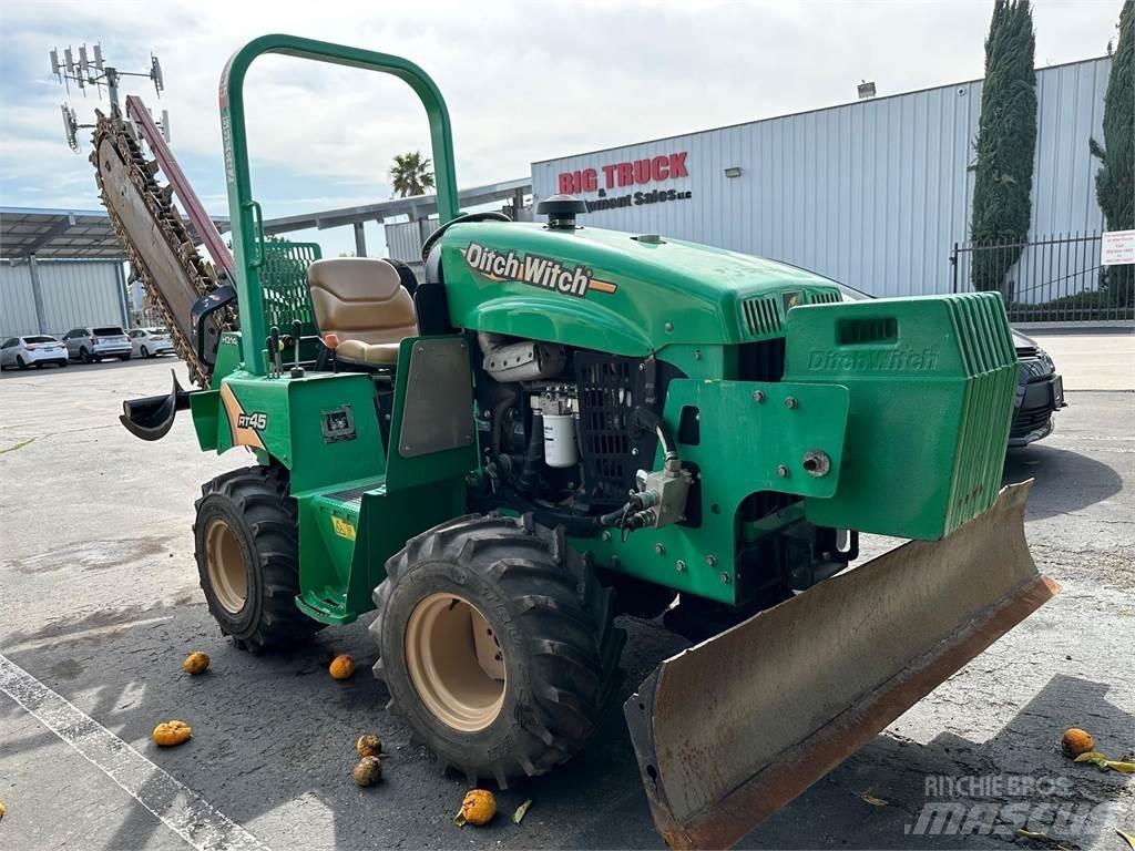 Ditch Witch RT45 Excavatoare de santuri