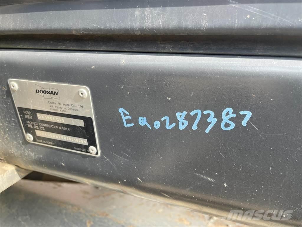Doosan DX180 LC-5 Excavatoare pe șenile
