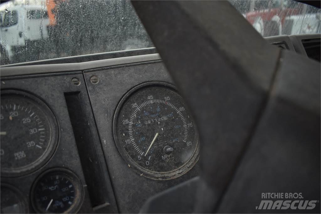 Ford CF8000 Camioane cu macara