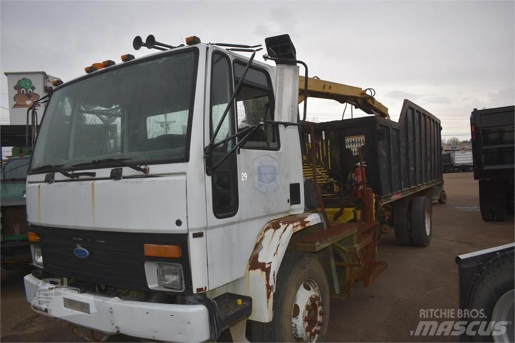 Ford CF8000 Camioane cu macara