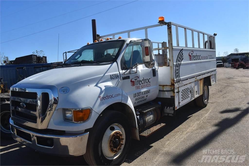 Ford F750 Municipal/vehicul cu uz general