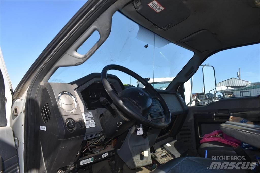 Ford F750 Municipal/vehicul cu uz general