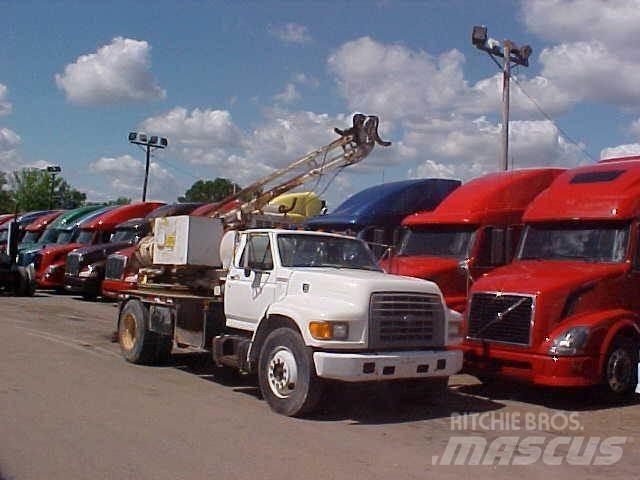 Ford F800 Municipal/vehicul cu uz general