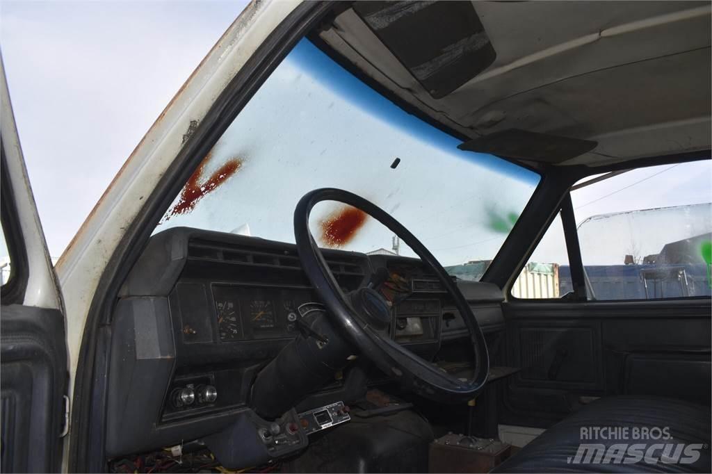 Ford F900 Autobasculanta