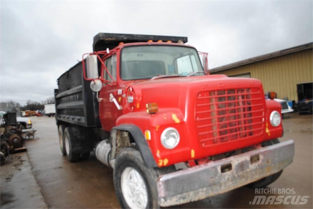 Ford L8000 Autobasculanta