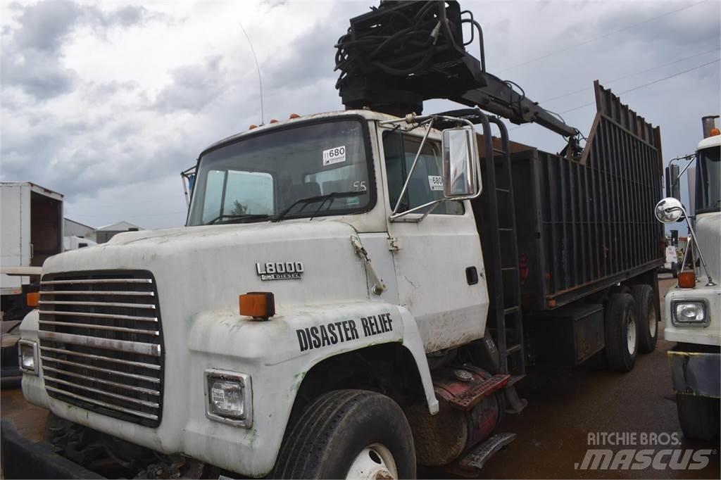 Ford L8000 Camioane cu macara