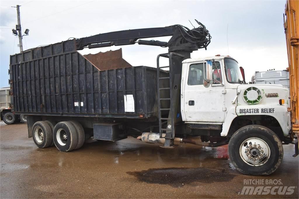 Ford L8000 Camioane cu macara