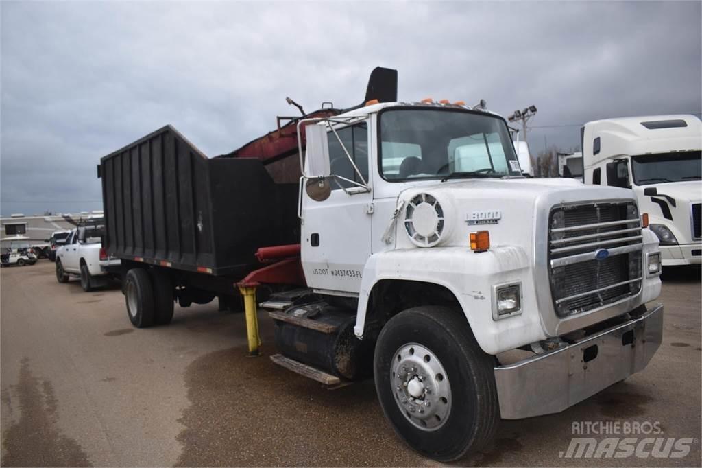 Ford L8000 Camioane cu macara