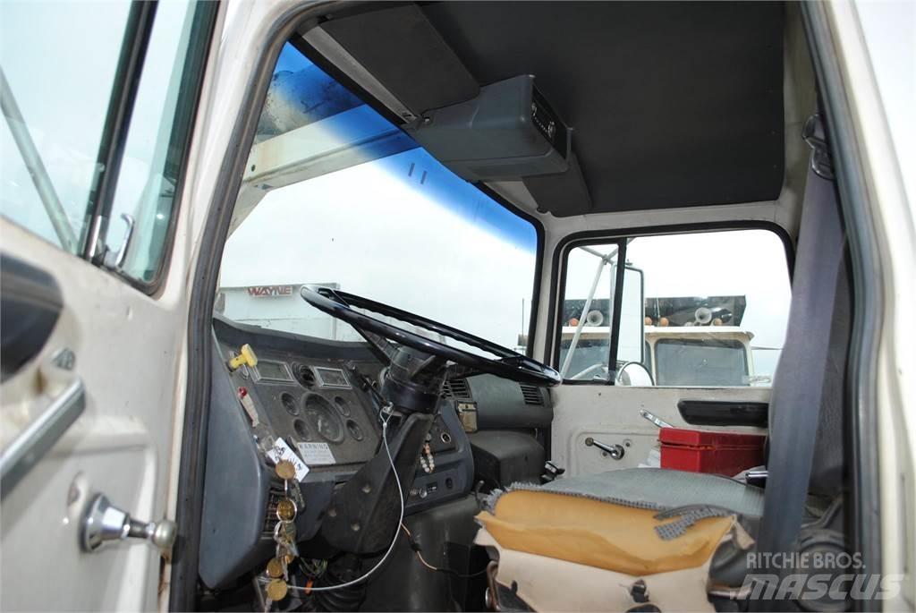 Ford L8000 Cisterne