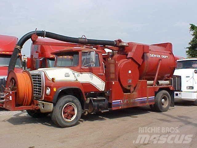 Ford L8000 Cisterne