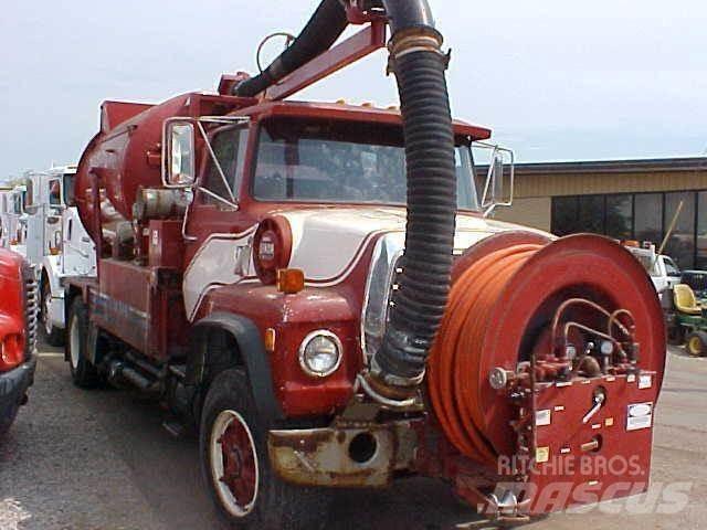 Ford L8000 Cisterne