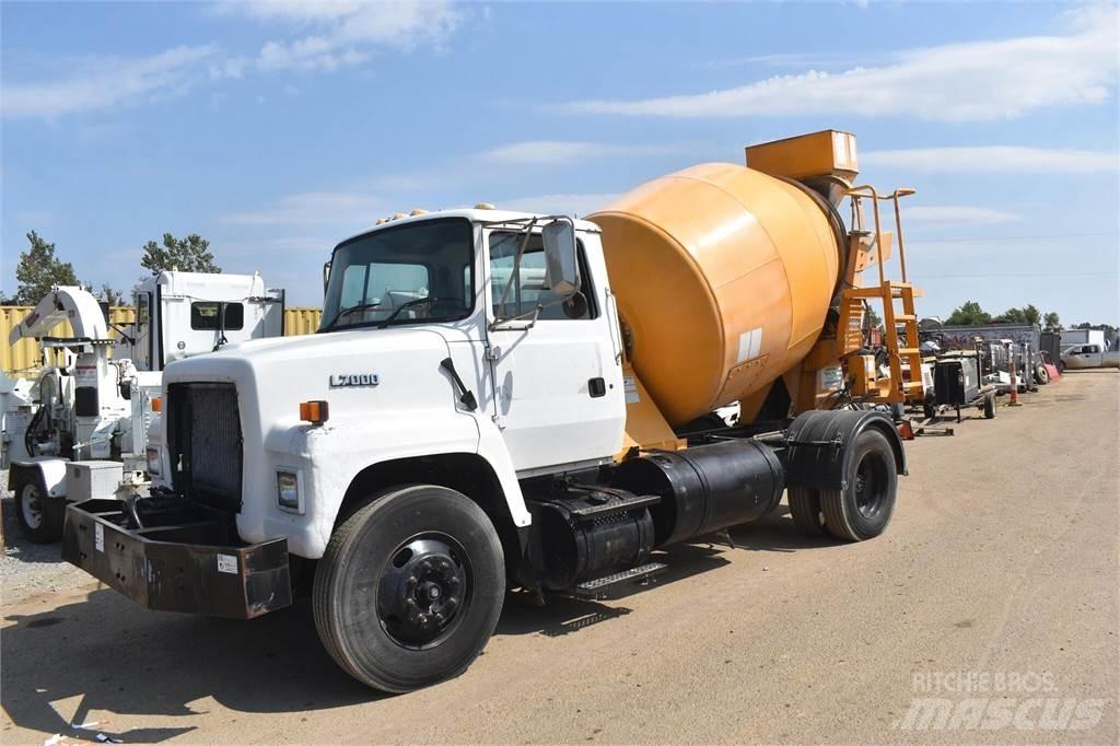 Ford LN7000 Betoniera