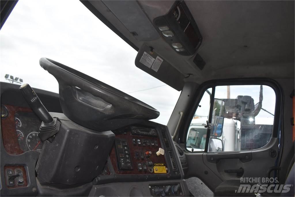 Freightliner 114SD Autobasculanta